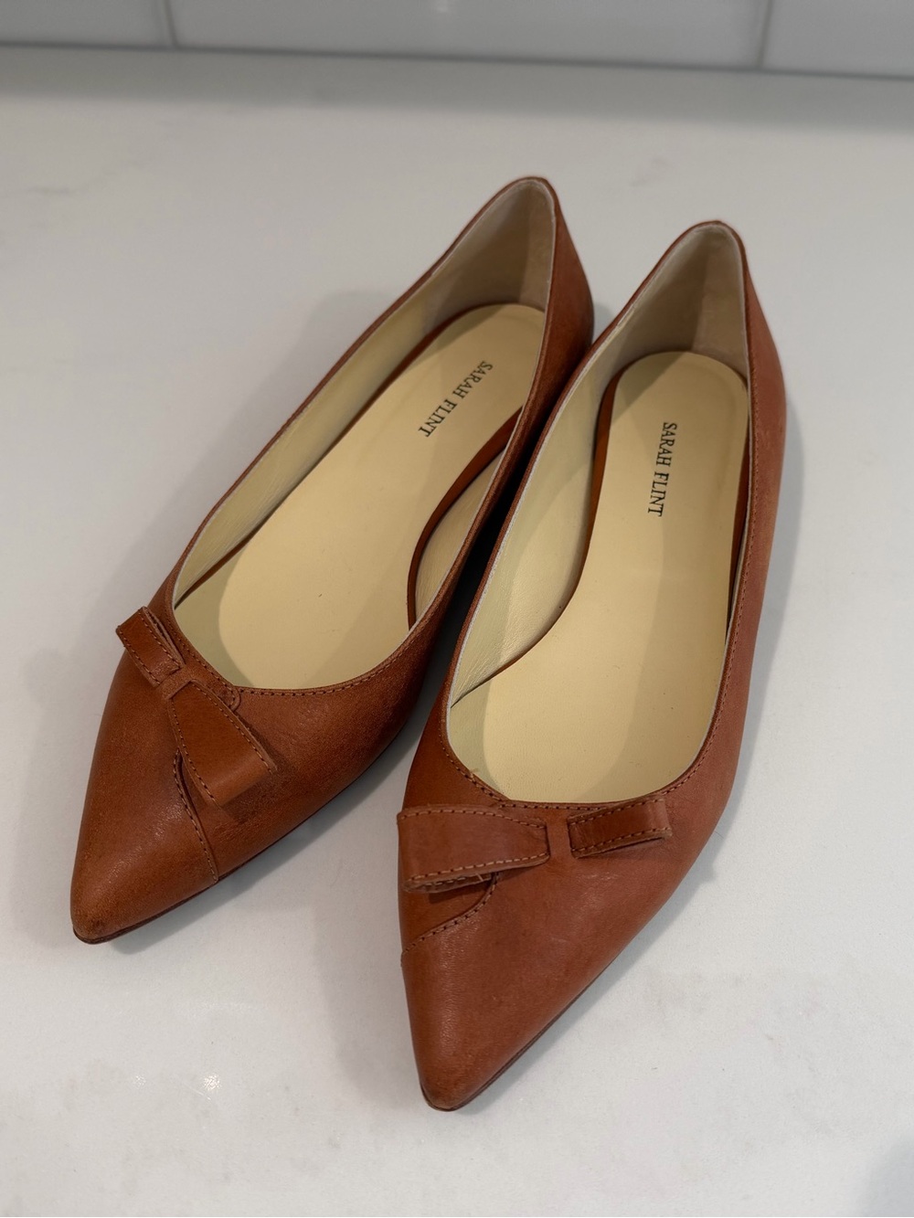 Sarah Flint Natalie Pointed Toe Bow Flats Saddle Brown Vachetta Leather size 39